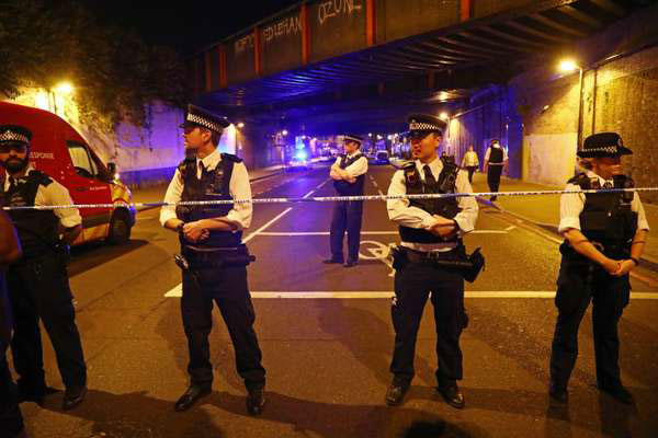 Londres : un véhicule fauche des piétons à Finsbury Park