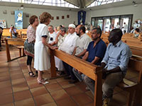 Visite des églises pendant la messe des responsables religieux du RIAM